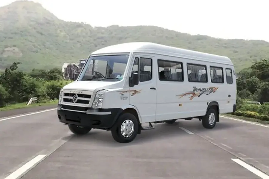 Tempo Traveller 17+1 alternate view